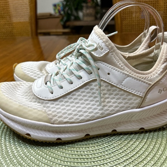 Columbia Women's Cream Athletic Shoes - Picture 4 of 9